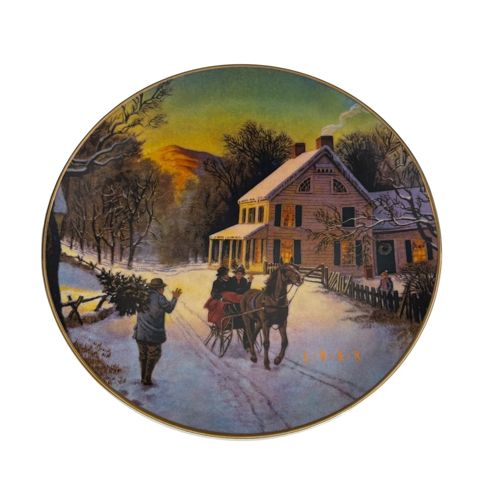 Avon 1988 Christmas Plate Home for the Holidays Porcelain 22K Gold Trim Decor